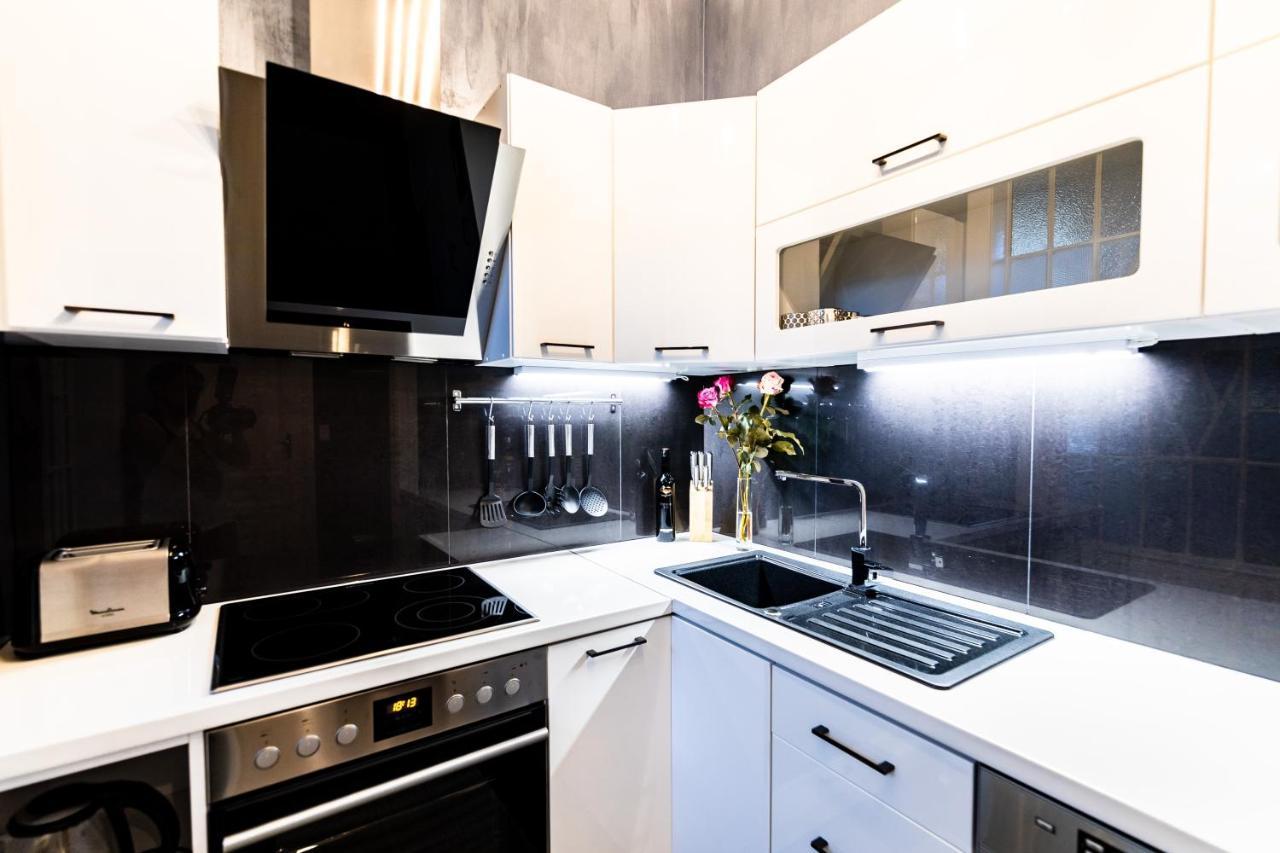 Sophies Place Augarten - Imperial Lifestyle City Apartments Vienna Parking Exterior photo